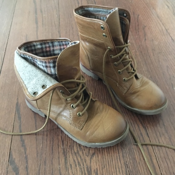 combat boots with plaid lining